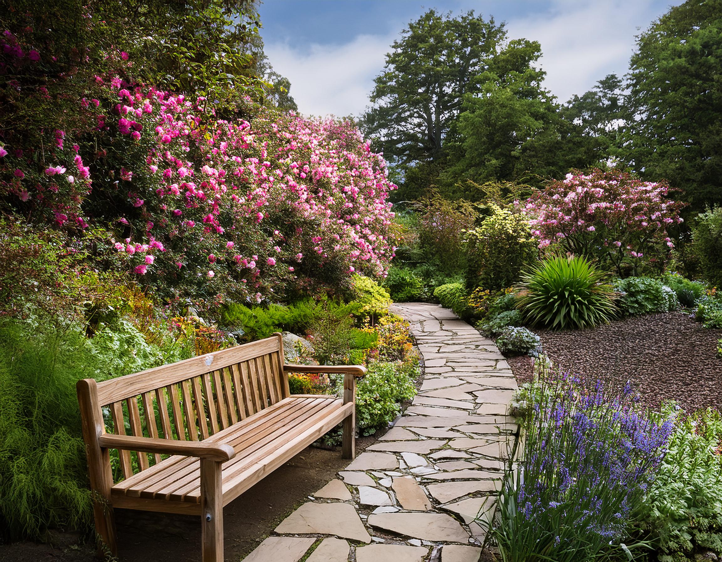 Moderne Gartengestaltung mit kunstvollen Elementen